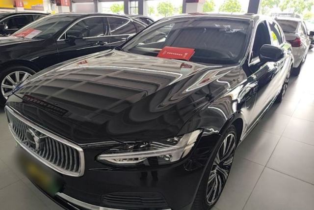 Ojetý Volvo S90 New Energy 2022 T8 eDrive Hybrid Luxury Edition