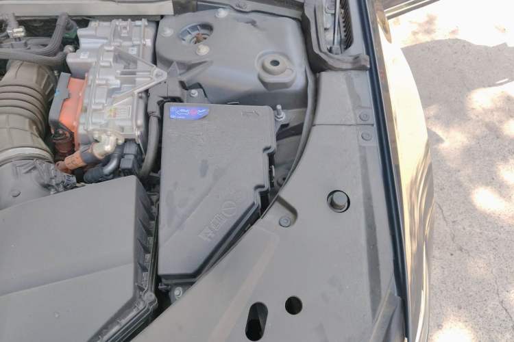 Used Volvo S90 New Energy 2022 T8 eDrive Hybrid Luxury Edition Engine Bay Left