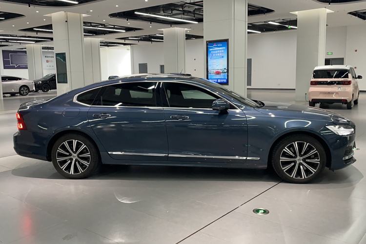 Used Volvo S90 New Energy 2022 T8 eDrive Hybrid Luxury Edition Exterior 2