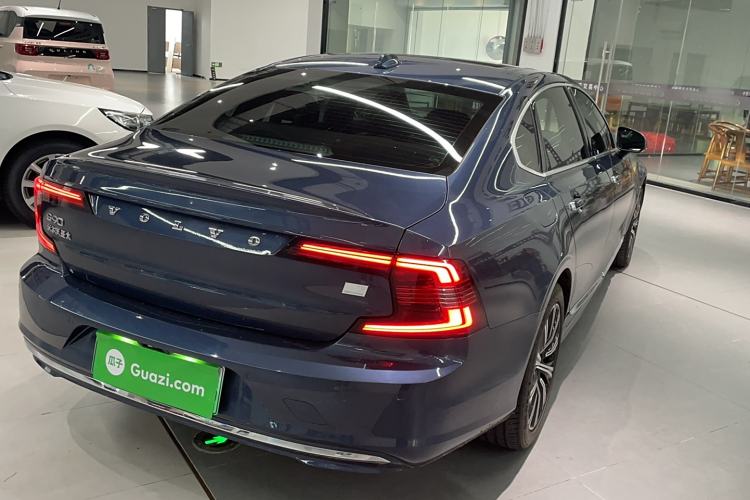 Used Volvo S90 New Energy 2022 T8 eDrive Hybrid Luxury Edition Exterior 3