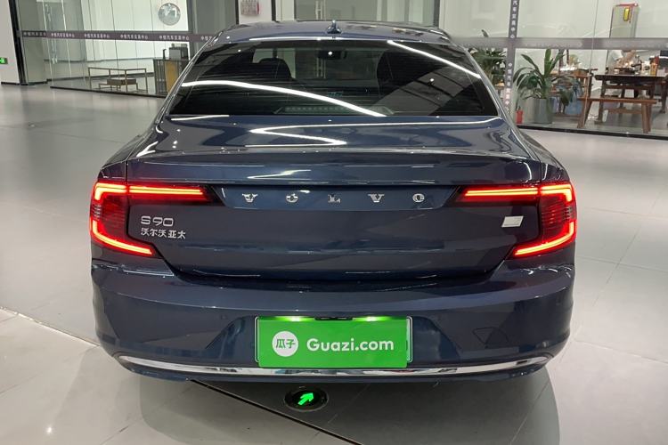 Used Volvo S90 New Energy 2022 T8 eDrive Hybrid Luxury Edition Exterior 4