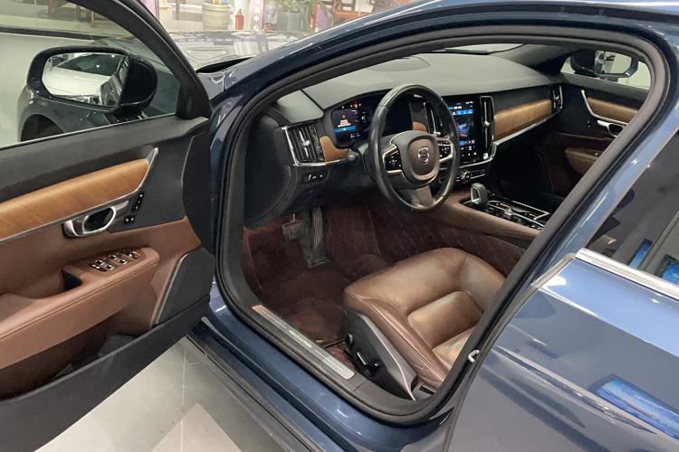 Used Volvo S90 New Energy 2022 T8 eDrive Hybrid Luxury Edition Interior 2