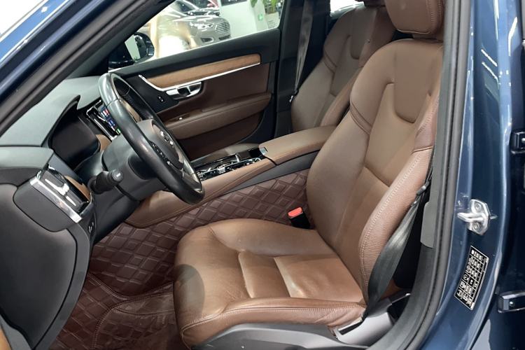 Used Volvo S90 New Energy 2022 T8 eDrive Hybrid Luxury Edition Left Front Seat