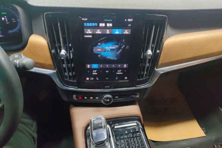 Used Volvo S90 New Energy 2022 T8 eDrive Hybrid Luxury Edition Audio And AC Panel