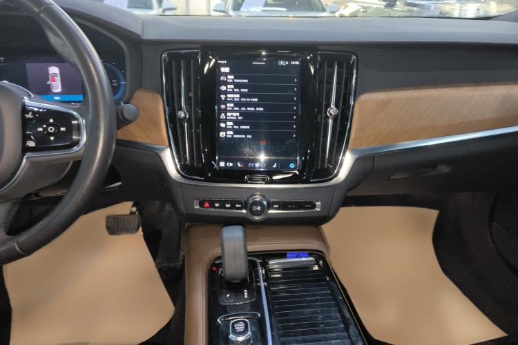 Used Volvo S90 New Energy 2022 T8 eDrive Hybrid Luxury Edition Audio And AC Panel