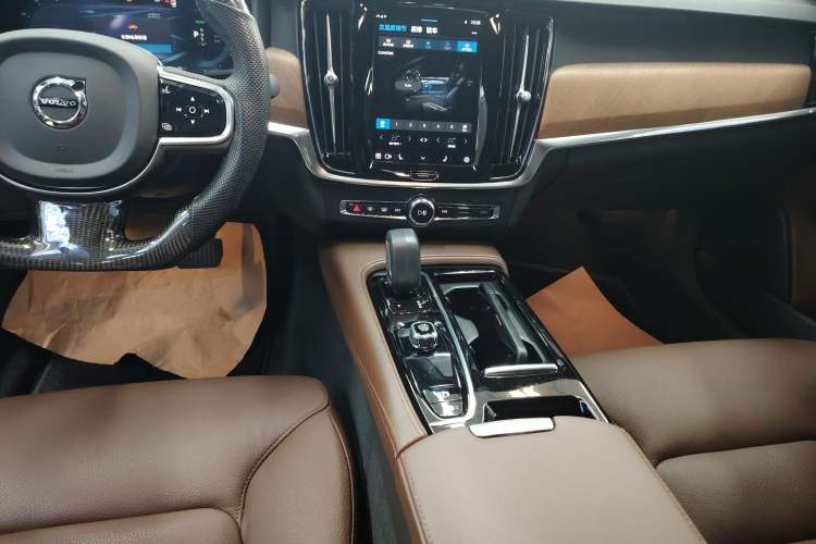 Used Volvo S90 New Energy 2022 T8 eDrive Hybrid Luxury Edition Audio And AC Panel