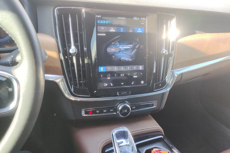 Used Volvo S90 New Energy 2022 T8 eDrive Hybrid Luxury Edition Audio And AC Panel