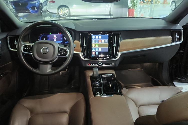 Used Volvo S90 New Energy 2022 T8 eDrive Hybrid Luxury Edition Center Console