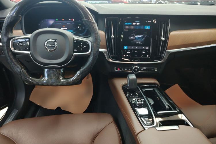 Used Volvo S90 New Energy 2022 T8 eDrive Hybrid Luxury Edition Center Console