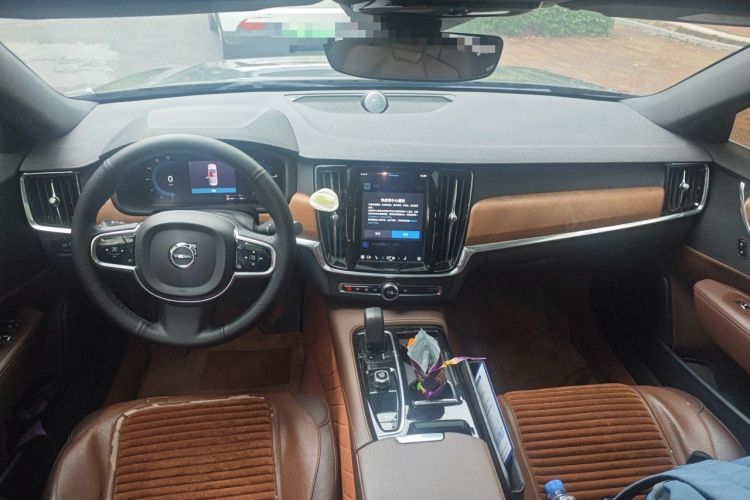 Used Volvo S90 New Energy 2022 T8 eDrive Hybrid Luxury Edition Center Console