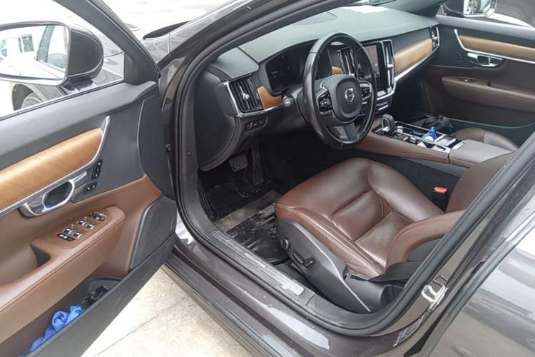 Used Volvo S90 New Energy 2022 T8 eDrive Hybrid Luxury Edition Driver Seat