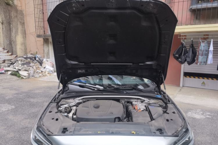 Used Volvo S90 New Energy 2022 Restyled T8 E-Drive Hybrid Zhiyi Luxury Edition Engine Bay