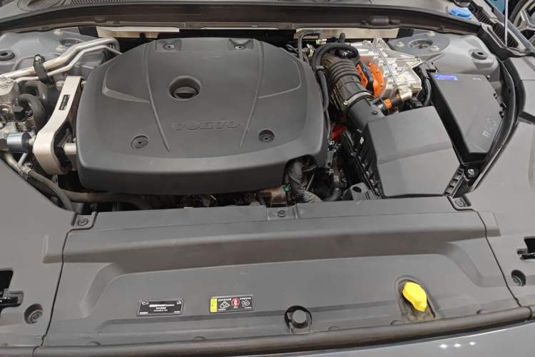 Used Volvo S90 New Energy 2022 T8 eDrive Hybrid Luxury Edition Engine Bay