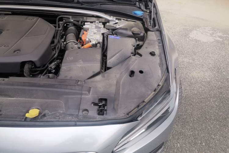 Used Volvo S90 New Energy 2022 Restyled T8 E-Drive Hybrid Zhiyi Luxury Edition Engine Bay Left