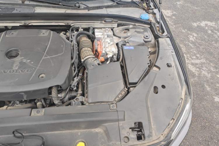 Used Volvo S90 New Energy 2022 T8 eDrive Hybrid Luxury Edition Engine Bay Left