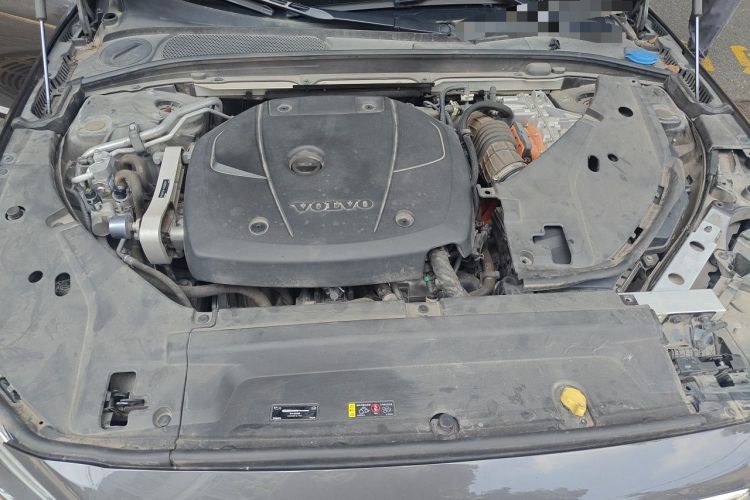 Used Volvo S90 New Energy 2022 T8 eDrive Hybrid Luxury Edition Engine Bay
