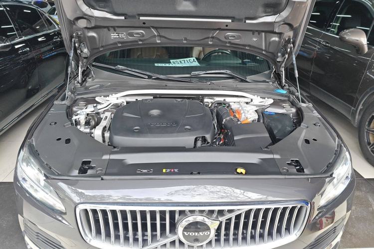 Used Volvo S90 New Energy 2022 Restyled T8 E-Drive Hybrid Zhiyi Luxury Edition Engine Bay