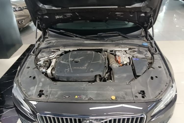 Used Volvo S90 New Energy 2022 T8 eDrive Hybrid Luxury Edition Engine Bay