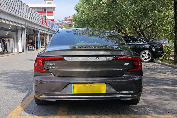 Used Volvo S90 New Energy 2022 T8 eDrive Hybrid Luxury Edition Exterior 2