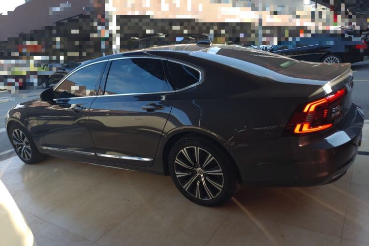 Used Volvo S90 New Energy 2022 Restyled T8 E-Drive Hybrid Zhiyi Luxury Edition Exterior 3