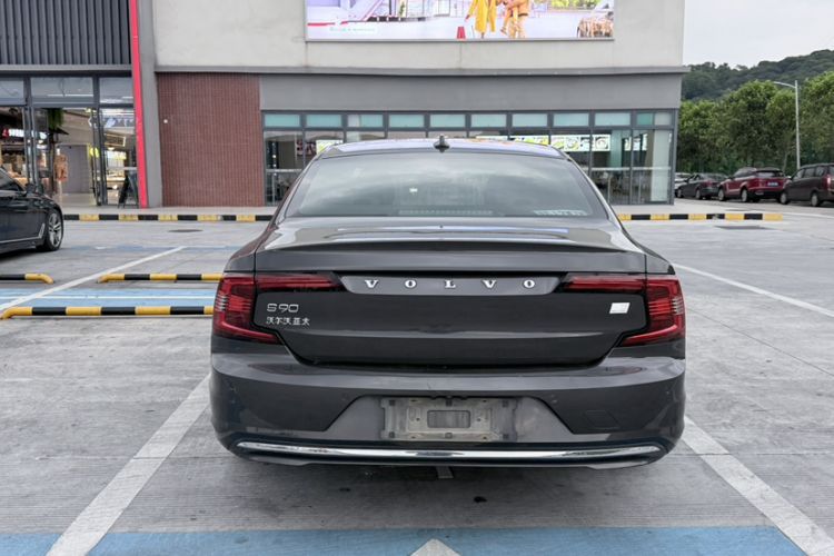 Used Volvo S90 New Energy 2022 T8 eDrive Hybrid Luxury Edition Exterior 3