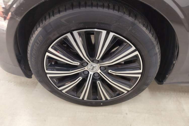 Used Volvo S90 New Energy 2022 T8 eDrive Hybrid Luxury Edition Exterior 3