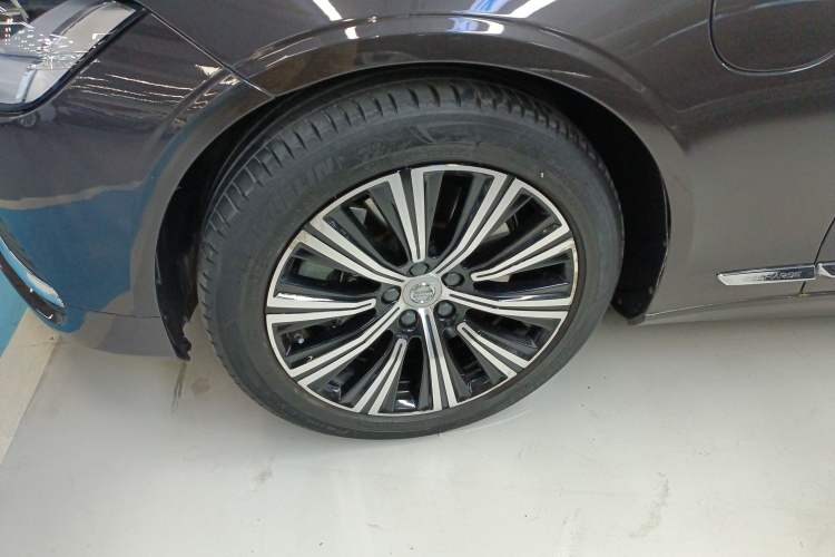 Used Volvo S90 New Energy 2022 T8 eDrive Hybrid Luxury Edition Exterior 4