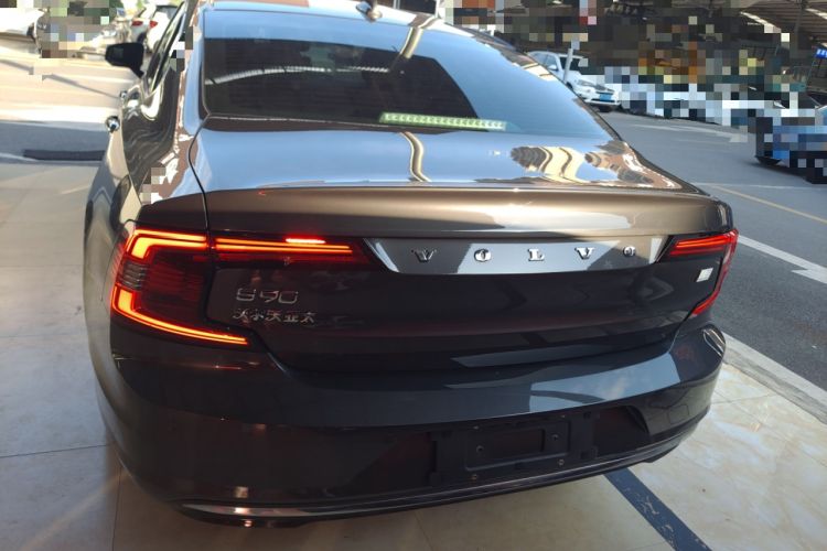 Used Volvo S90 New Energy 2022 Restyled T8 E-Drive Hybrid Zhiyi Luxury Edition Exterior 4