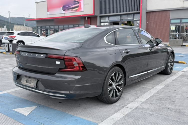 Used Volvo S90 New Energy 2022 T8 eDrive Hybrid Luxury Edition Exterior 4