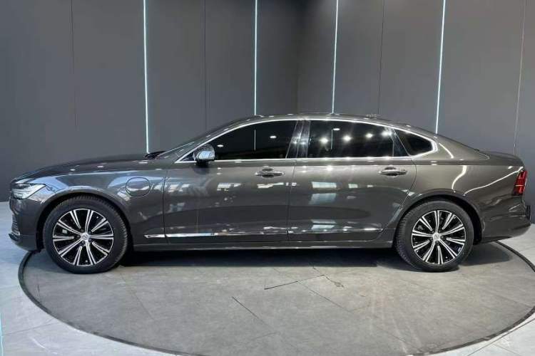 Used Volvo S90 New Energy 2022 T8 eDrive Hybrid Luxury Edition Exterior 5