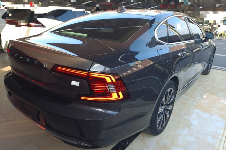 Used Volvo S90 New Energy 2022 Restyled T8 E-Drive Hybrid Zhiyi Luxury Edition Exterior 5