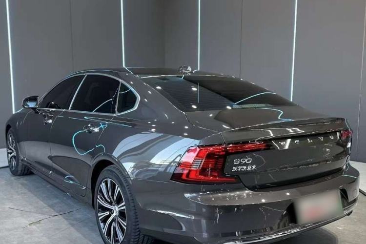Used Volvo S90 New Energy 2022 T8 eDrive Hybrid Luxury Edition Exterior 8