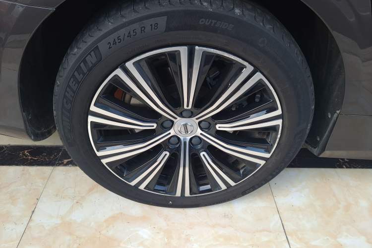 Used Volvo S90 New Energy 2022 Restyled T8 E-Drive Hybrid Zhiyi Luxury Edition Exterior 8