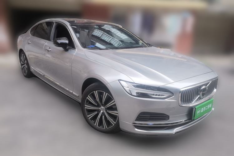Used Volvo S90 New Energy 2022 Restyled T8 E-Drive Hybrid Zhiyi Luxury Edition Front Right 45 Deg