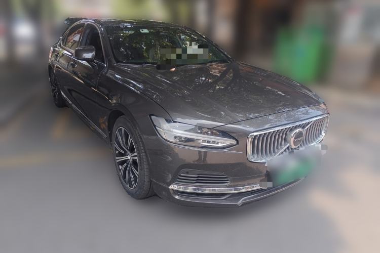 Used Volvo S90 New Energy 2022 T8 eDrive Hybrid Luxury Edition Front Right 45 Deg