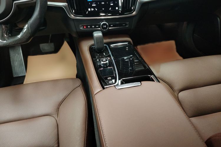 Used Volvo S90 New Energy 2022 T8 eDrive Hybrid Luxury Edition Gear Lever