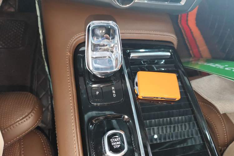 Used Volvo S90 New Energy 2022 Restyled T8 E-Drive Hybrid Zhiyi Luxury Edition Gear Lever