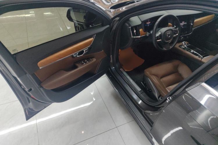 Used Volvo S90 New Energy 2022 T8 eDrive Hybrid Luxury Edition Interior 3