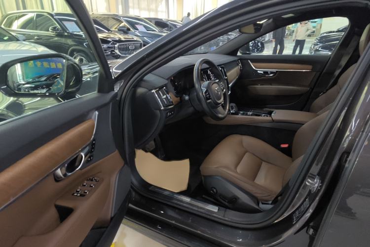 Used Volvo S90 New Energy 2022 T8 eDrive Hybrid Luxury Edition Interior 3