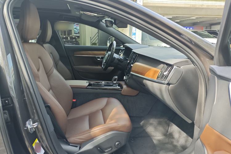 Used Volvo S90 New Energy 2022 T8 eDrive Hybrid Luxury Edition Interior 3
