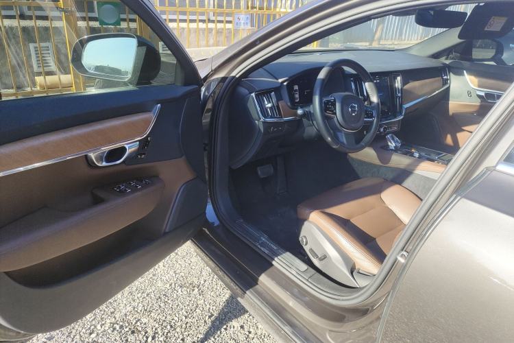 Used Volvo S90 New Energy 2022 T8 eDrive Hybrid Luxury Edition Interior 3