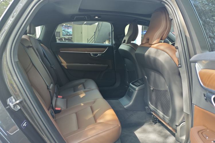 Used Volvo S90 New Energy 2022 T8 eDrive Hybrid Luxury Edition Interior 4