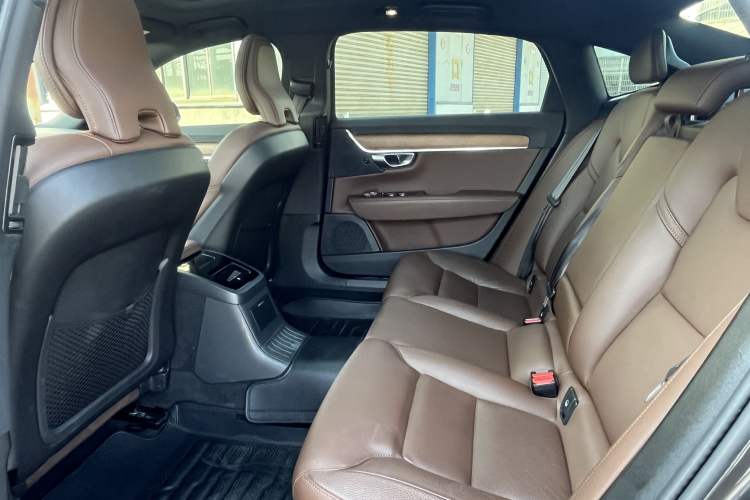 Used Volvo S90 New Energy 2022 T8 eDrive Hybrid Luxury Edition Interior 4