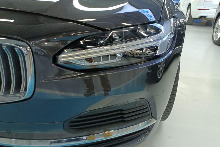 Used Volvo S90 New Energy 2022 T8 eDrive Hybrid Luxury Edition Left Front Headlight