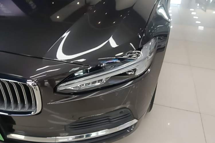 Used Volvo S90 New Energy 2022 T8 eDrive Hybrid Luxury Edition Left Front Headlight