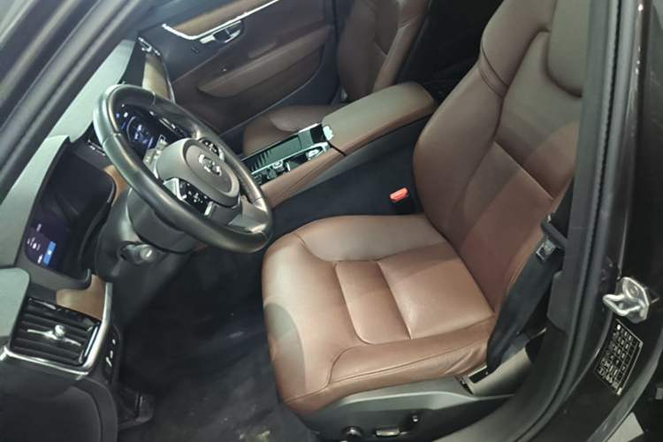 Used Volvo S90 New Energy 2022 T8 eDrive Hybrid Luxury Edition Left Front Seat