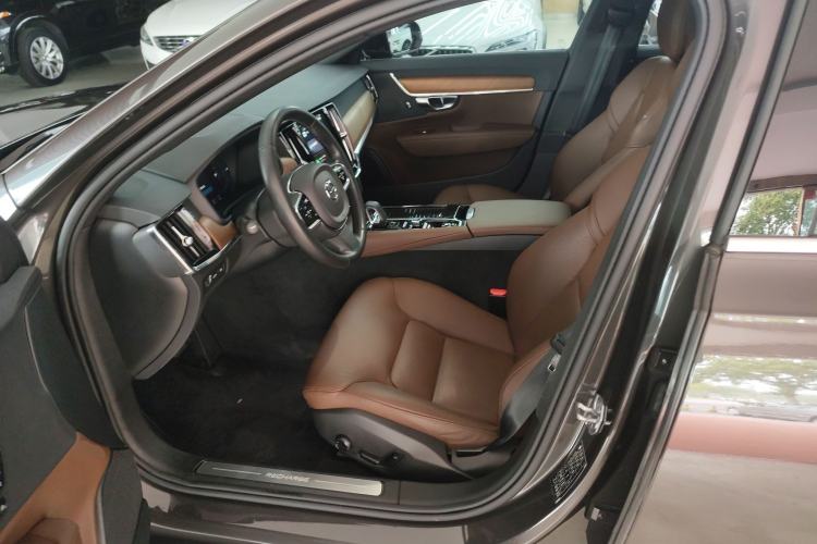 Used Volvo S90 New Energy 2022 T8 eDrive Hybrid Luxury Edition Left Front Seat