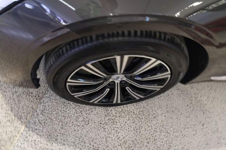 Used Volvo S90 New Energy 2022 Restyled T8 E-Drive Hybrid Zhiyi Luxury Edition Left Front Wheel Hub