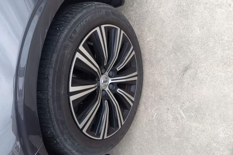 Used Volvo S90 New Energy 2022 T8 eDrive Hybrid Luxury Edition Left Front Wheel Hub
