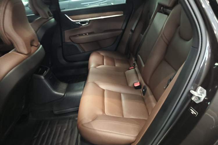 Used Volvo S90 New Energy 2022 T8 eDrive Hybrid Luxury Edition Left Rear Seat
